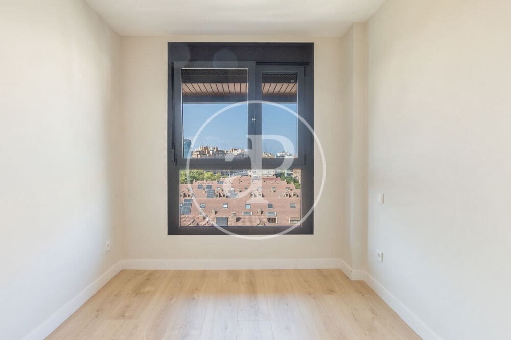 3 bedroom Apartment for rent in Valencia city with pool garage - € 2,200 (Ref: 9998889)
