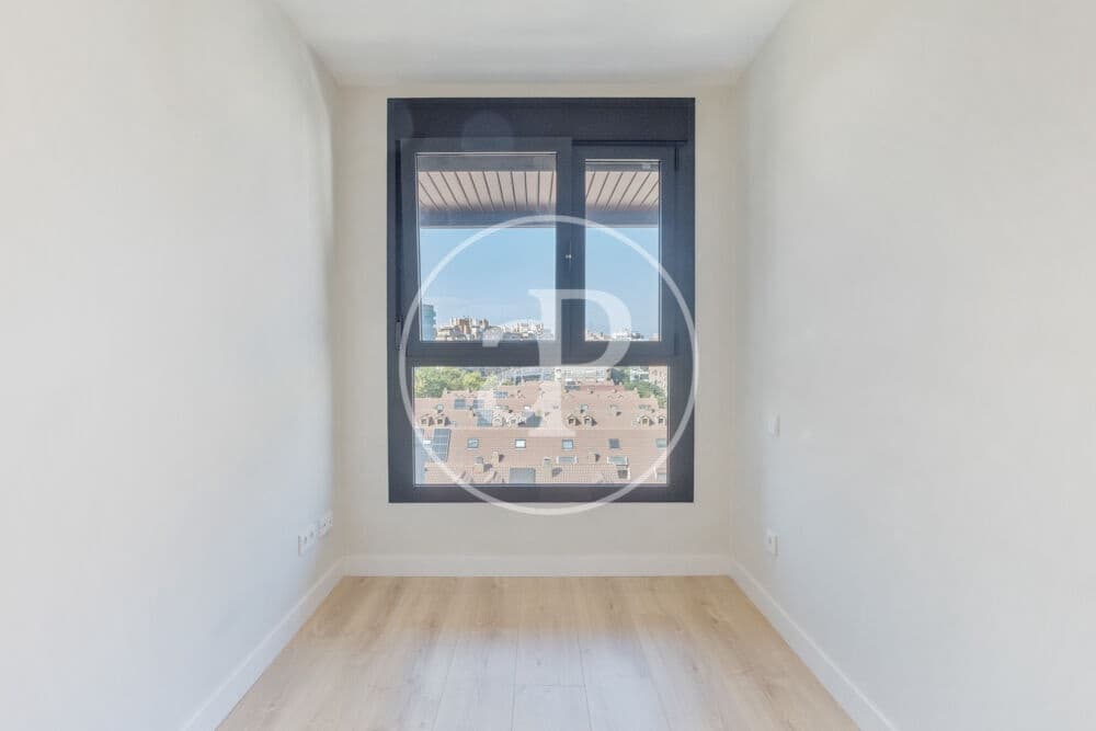 3 bedroom Apartment for rent in Valencia city with pool garage - € 2,200 (Ref: 9998889)