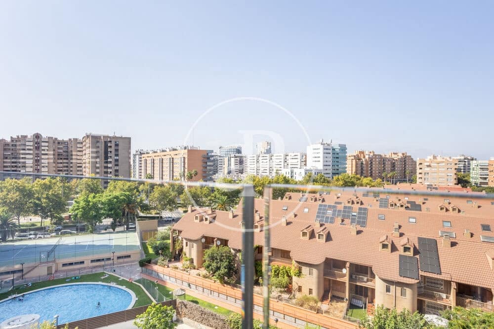 3 bedroom Apartment for rent in Valencia city with pool garage - € 2,200 (Ref: 9998889)