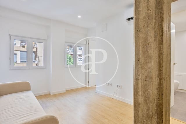 Apartamento de 2 habitaciones en Trinitat, València ciudad en alquiler - 1.400 € (Ref: 9999952)