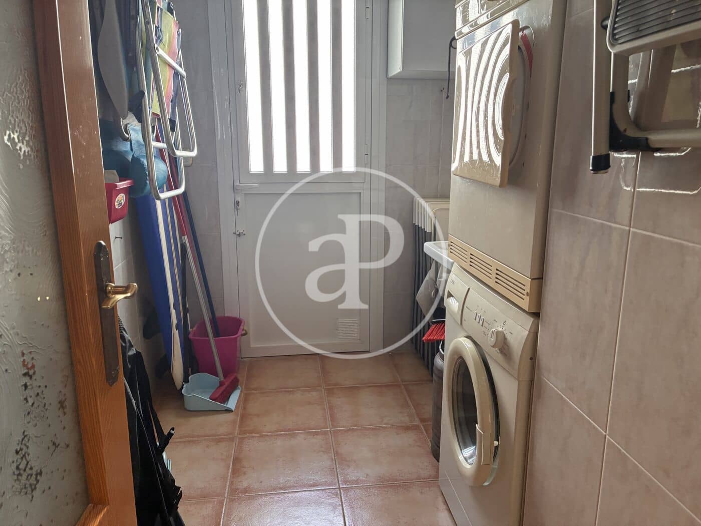 3 bedroom Apartment for rent in Alicante / Alacant city - € 700 (Ref: 9999953)