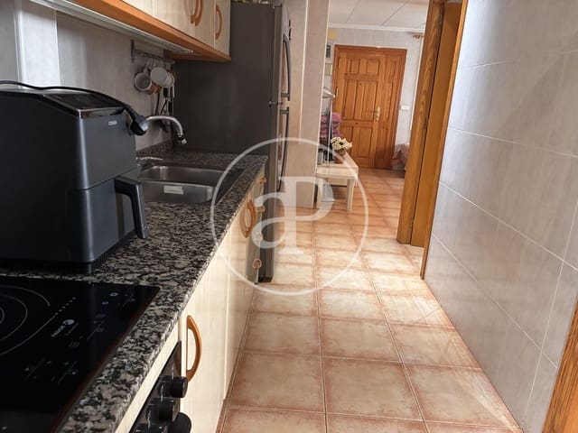 3 quarto Apartamento para arrendar em Alicante cidade - 700 € (Ref: 9999953)