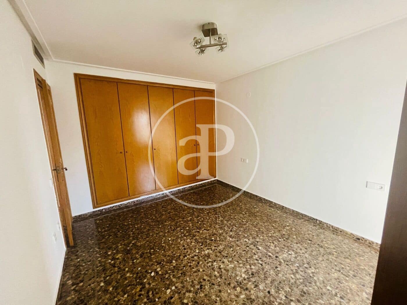 3 Zimmer Apartment zu vermieten in Valencia Stadt - 1.700 € (Ref: 9999954)