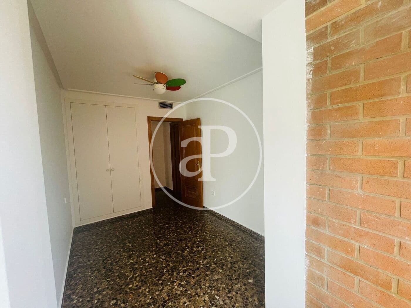 3 Zimmer Apartment zu vermieten in Valencia Stadt - 1.700 € (Ref: 9999954)