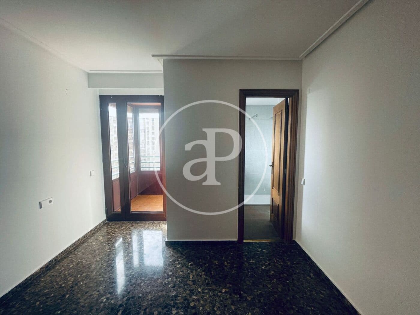 3 Zimmer Apartment zu vermieten in Valencia Stadt - 1.700 € (Ref: 9999954)
