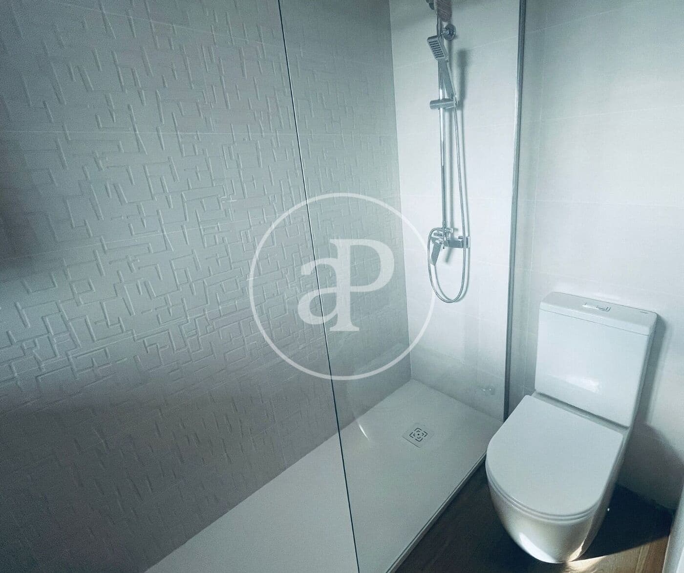 3 Zimmer Apartment zu vermieten in Valencia Stadt - 1.700 € (Ref: 9999954)