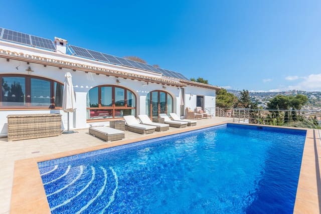 7 soverom Villa til salgs i Moraira, Teulada-Moraira med svømmebasseng garasje - € 995 000 (Ref: 7577607)