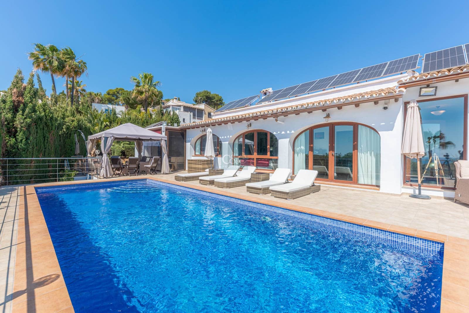 7 bedroom Villa for sale in Moraira with pool garage - € 995,000 (Ref: 7577607)