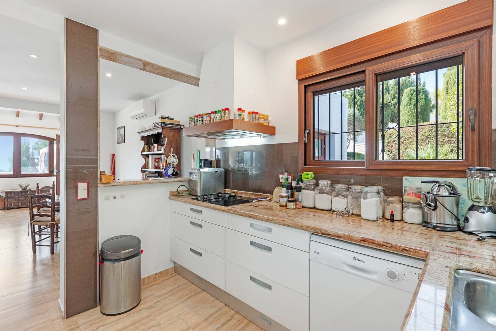 7 bedroom Villa for sale in Moraira with pool garage - € 995,000 (Ref: 7577607)