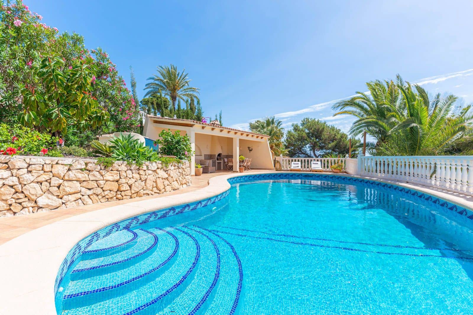 5 sypialnia Willa na sprzedaż w Benissa z basenem garażem - 1 295 000 € (Ref: 8418362)