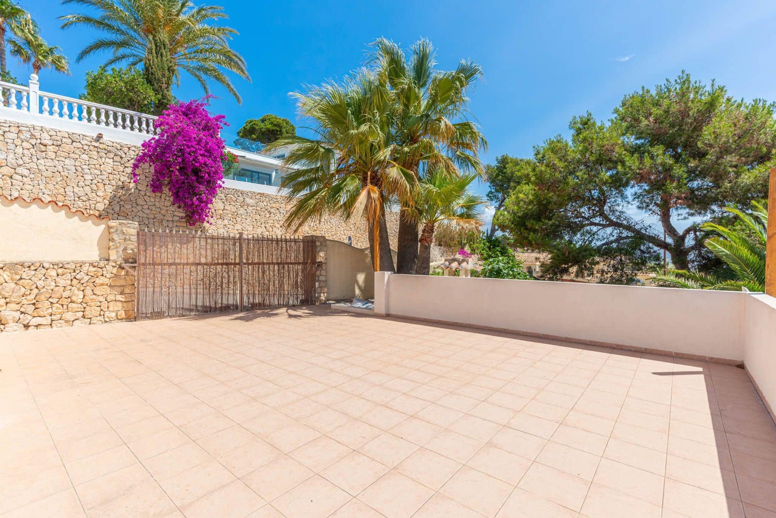 5 sypialnia Willa na sprzedaż w Benissa z basenem garażem - 1 295 000 € (Ref: 8418362)