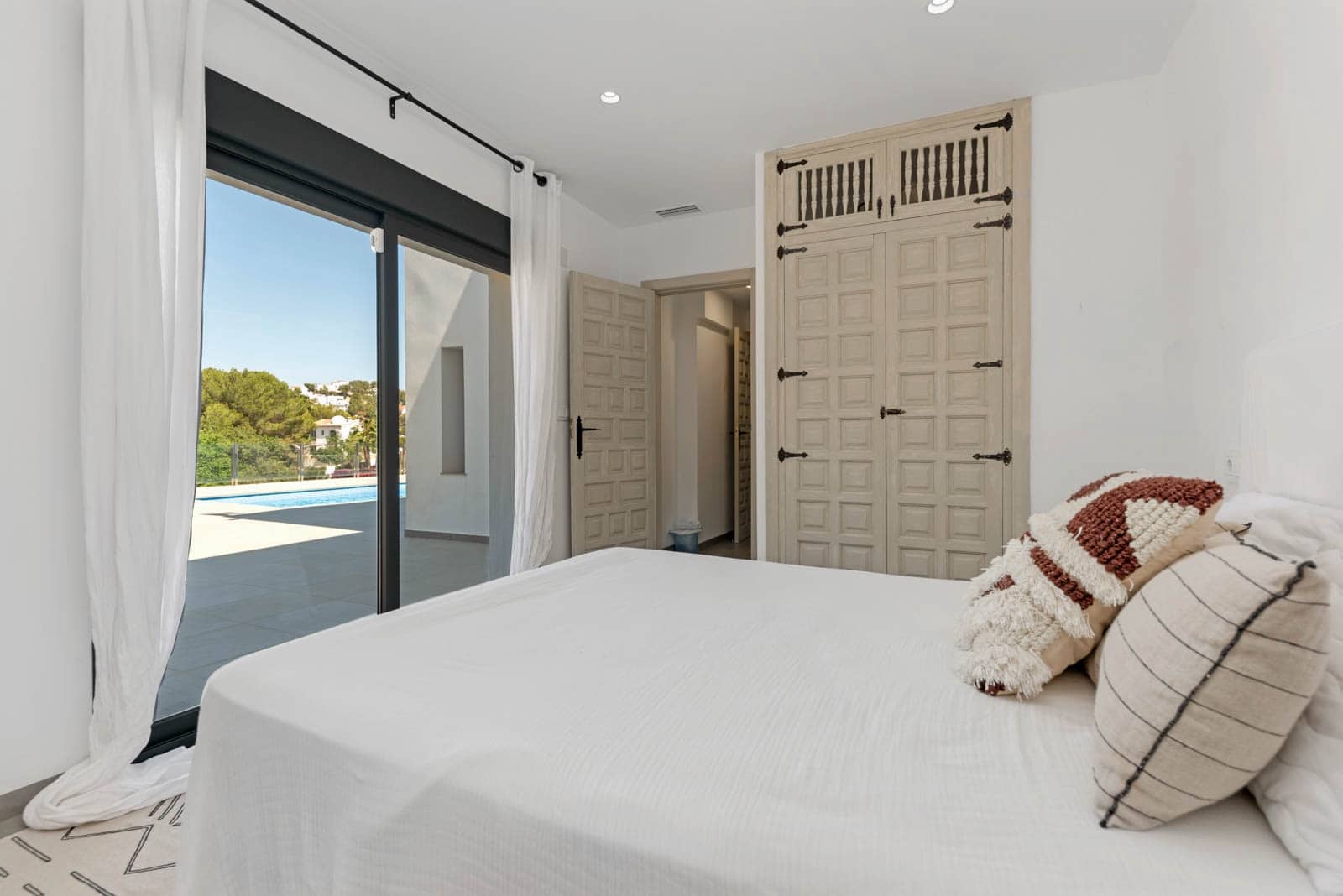 4 bedroom Villa for sale in Moraira with pool garage - € 1,295,000 (Ref: 8418363)