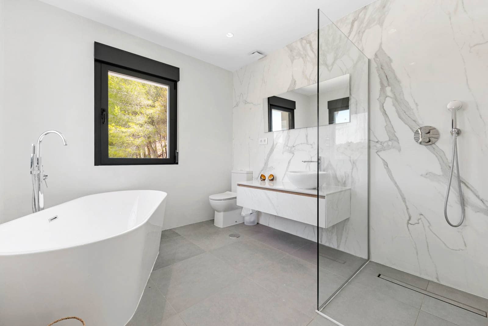 4 bedroom Villa for sale in Moraira with pool garage - € 1,295,000 (Ref: 8418363)