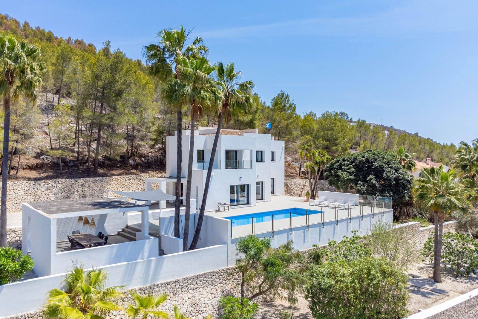 4 bedroom Villa for sale in Moraira with pool garage - € 1,295,000 (Ref: 8418363)