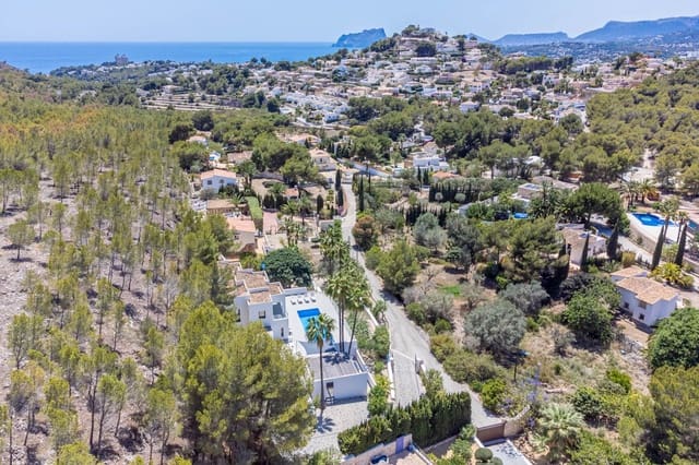 Chalet de 4 habitaciones en Moraira, Teulada-Moraira en venta con piscina garaje - 1.295.000 € (Ref: 8418363)