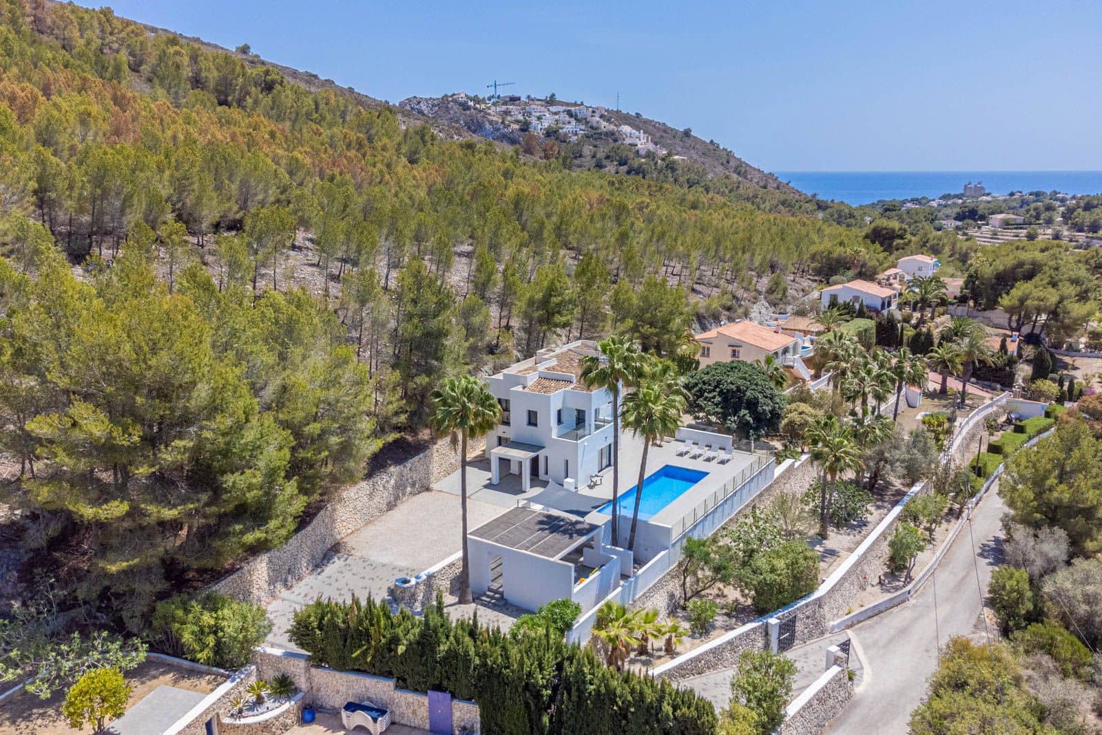 4 bedroom Villa for sale in Moraira with pool garage - € 1,295,000 (Ref: 8418363)