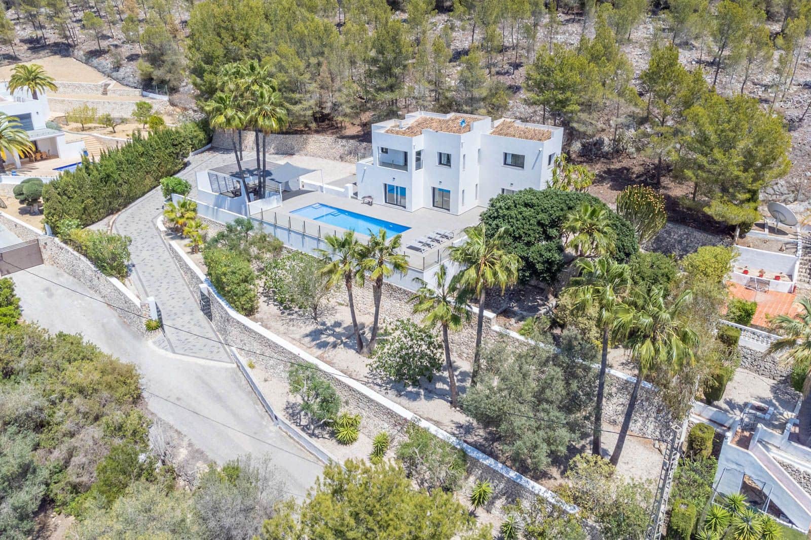 4 bedroom Villa for sale in Moraira with pool garage - € 1,295,000 (Ref: 8418363)