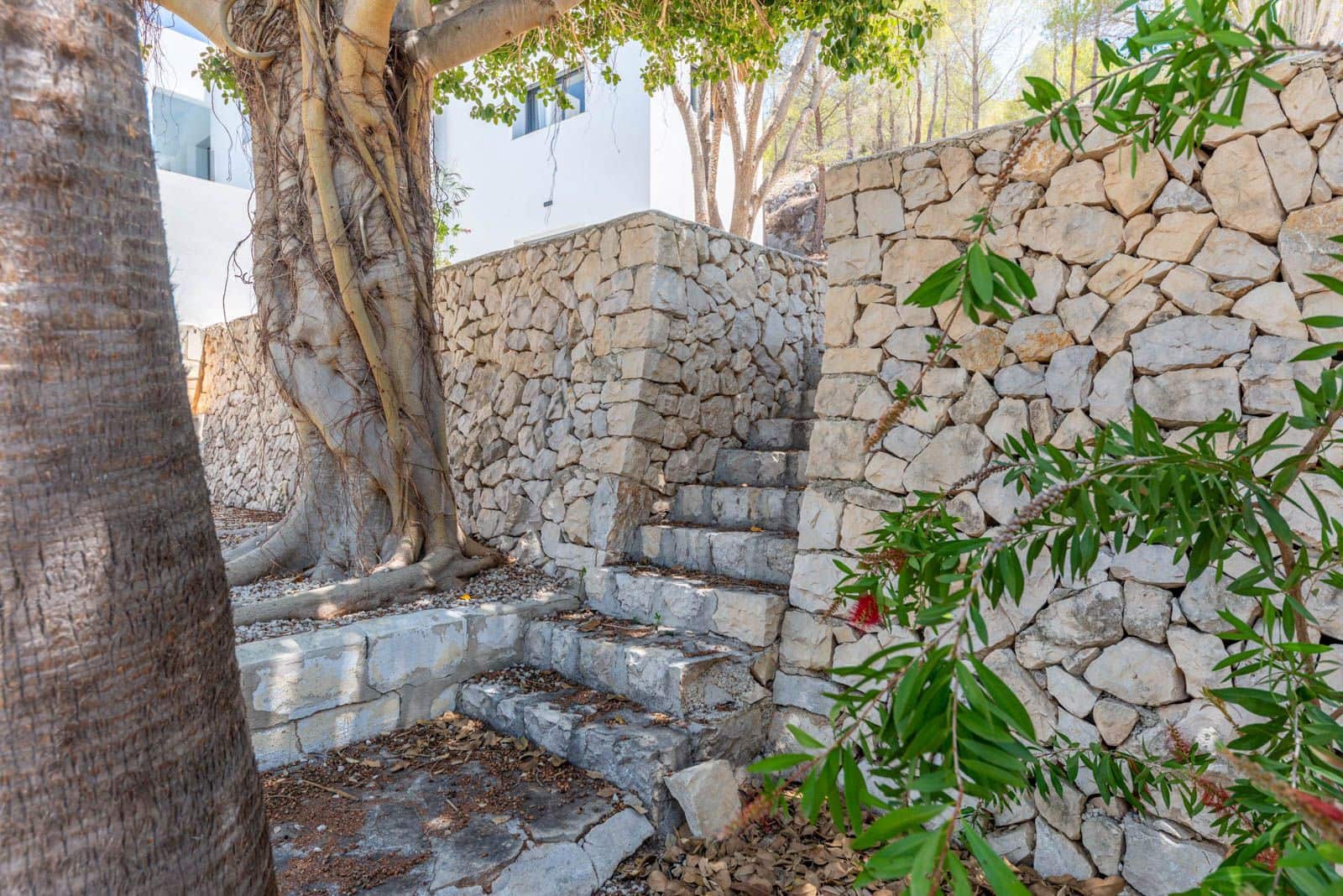 4 bedroom Villa for sale in Moraira with pool garage - € 1,295,000 (Ref: 8418363)