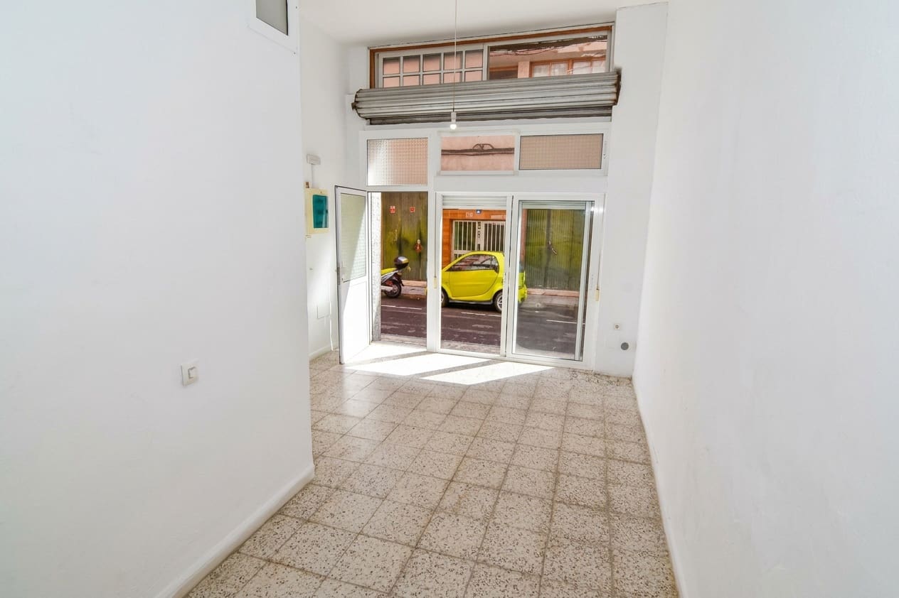 Commercial for rent in Santa Cruz de Tenerife - € 500 (Ref: 10163445)