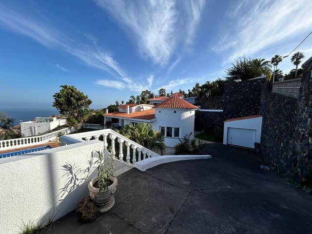 3 bedroom Villa for sale in Santa Ursula with pool - € 760,000 (Ref: 9128917)