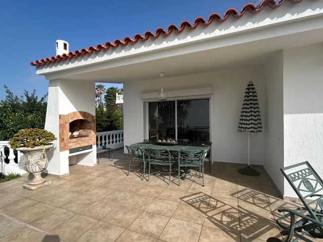 3 bedroom Villa for sale in Santa Ursula with pool - € 760,000 (Ref: 9128917)