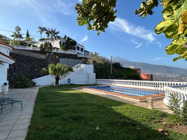 3 bedroom Villa for sale in Santa Ursula with pool - € 760,000 (Ref: 9128917)