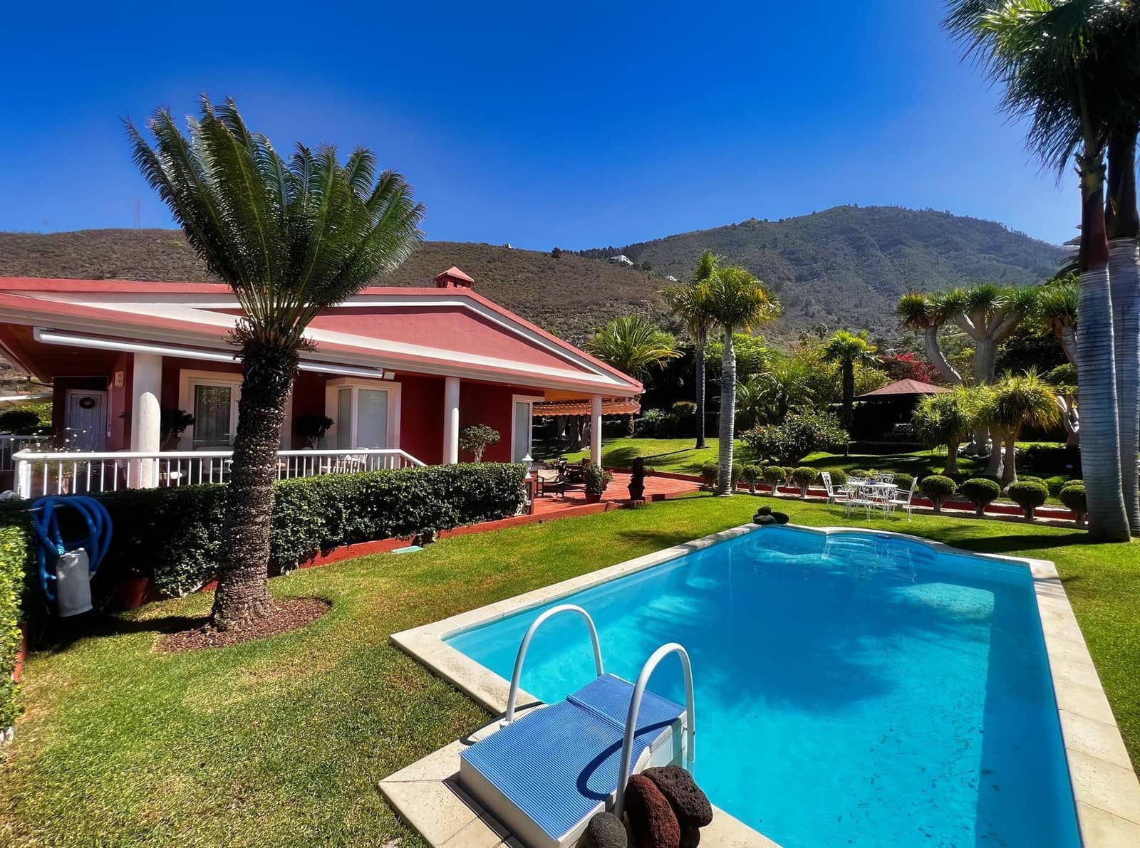 4 soverom Villa til salgs i La Orotava med svømmebasseng - € 1 320 000 (Ref: 9128924)