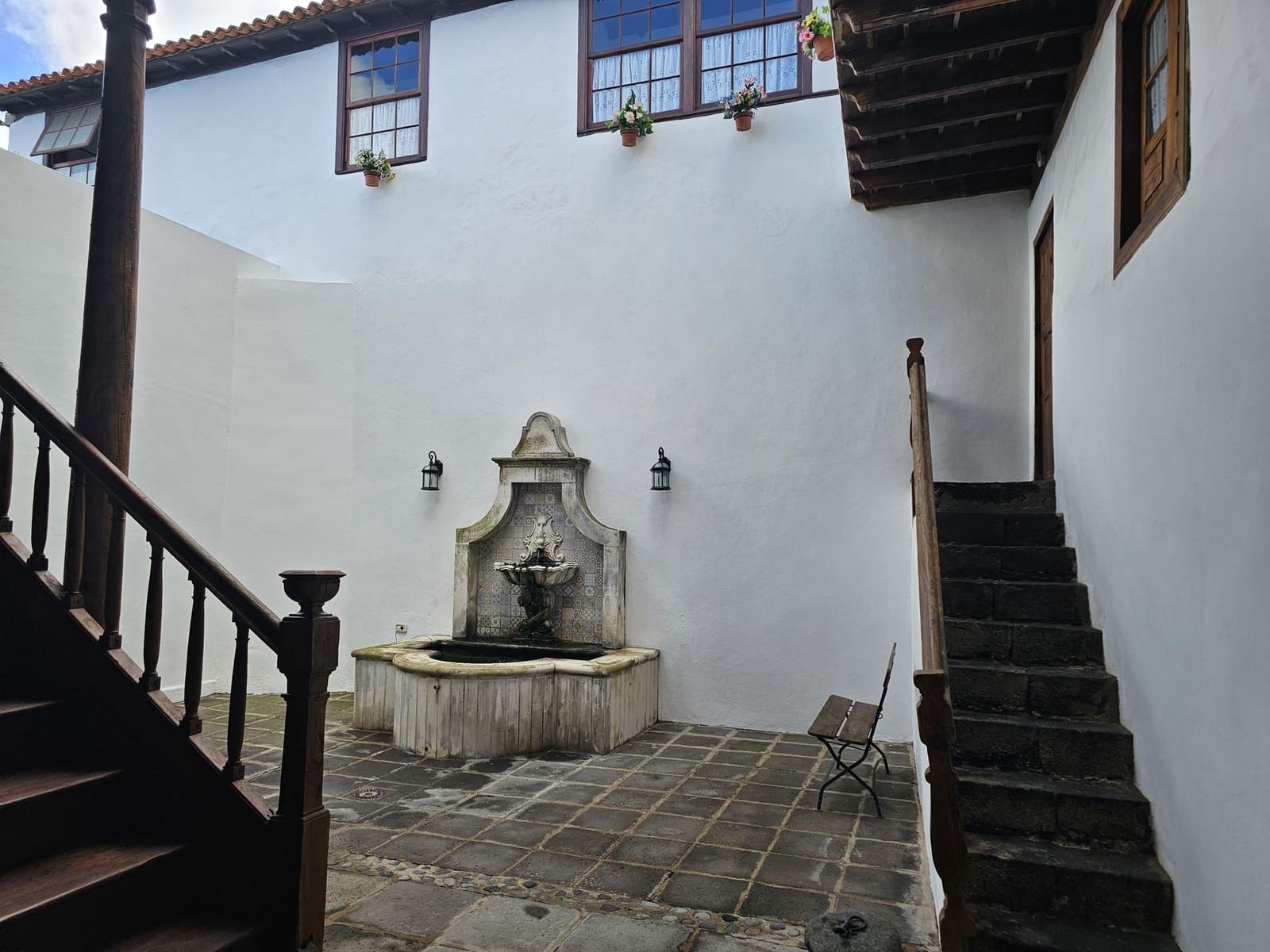 6 slaapkamer Villa te koop in Icod de los Vinos met zwembad - € 685.000 (Ref: 9128928)