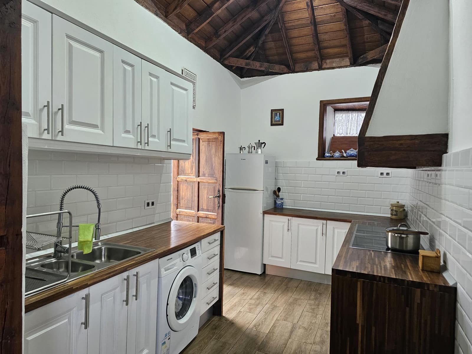 6 slaapkamer Villa te koop in Icod de los Vinos met zwembad - € 685.000 (Ref: 9128928)