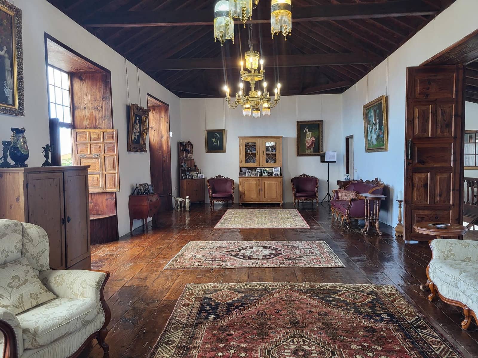 6 slaapkamer Villa te koop in Icod de los Vinos met zwembad - € 685.000 (Ref: 9128928)