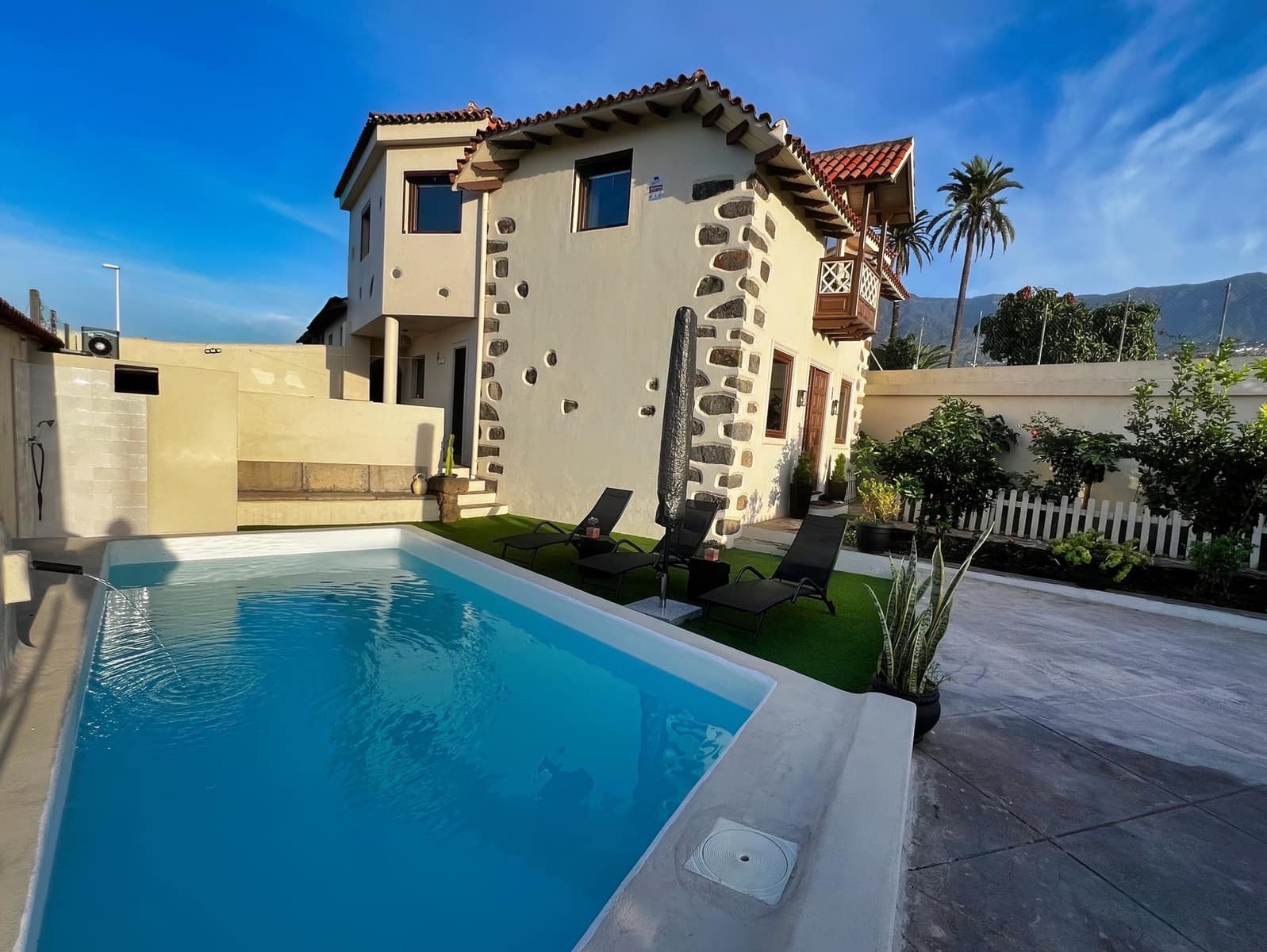 3 soverom Villa til salgs i La Orotava med svømmebasseng - € 1 250 000 (Ref: 9128935)