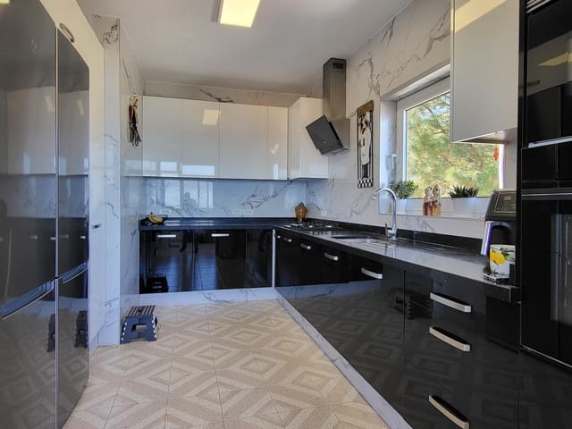 4 sovrum Villa till salu i Icod de los Vinos med pool - 349 000 € (Ref: 9128937)