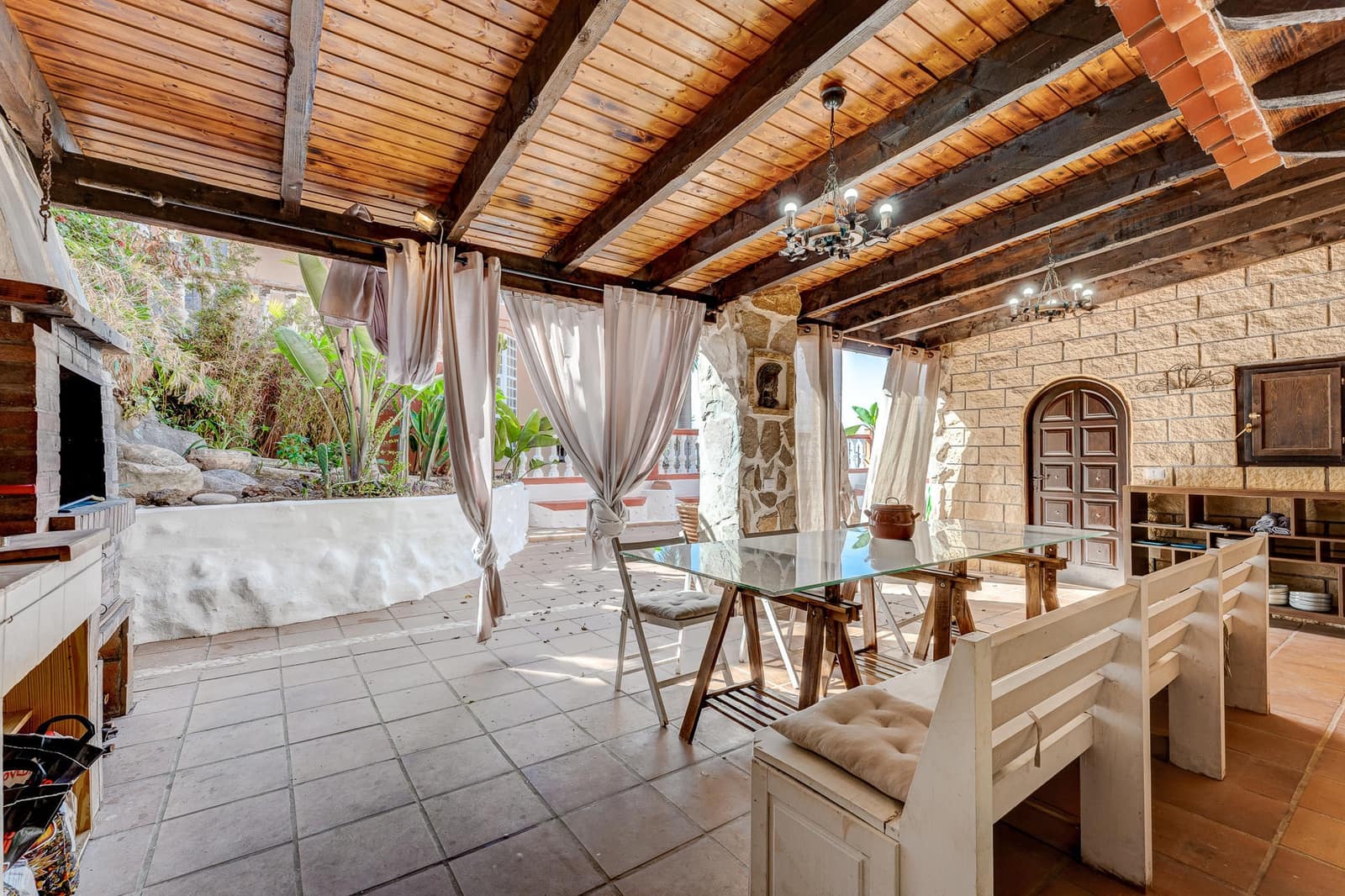3 bedroom Villa for sale in El Sauzal with pool - € 900,000 (Ref: 9128944)