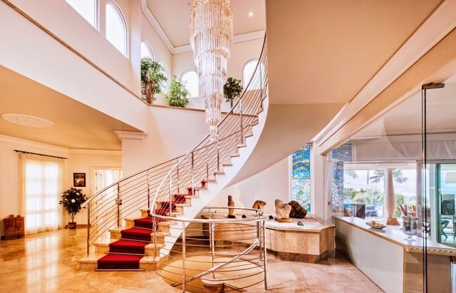 8 soveværelse Villa til salg i Santa Ursula med swimmingpool - € 4.950.000 (Ref: 9128946)