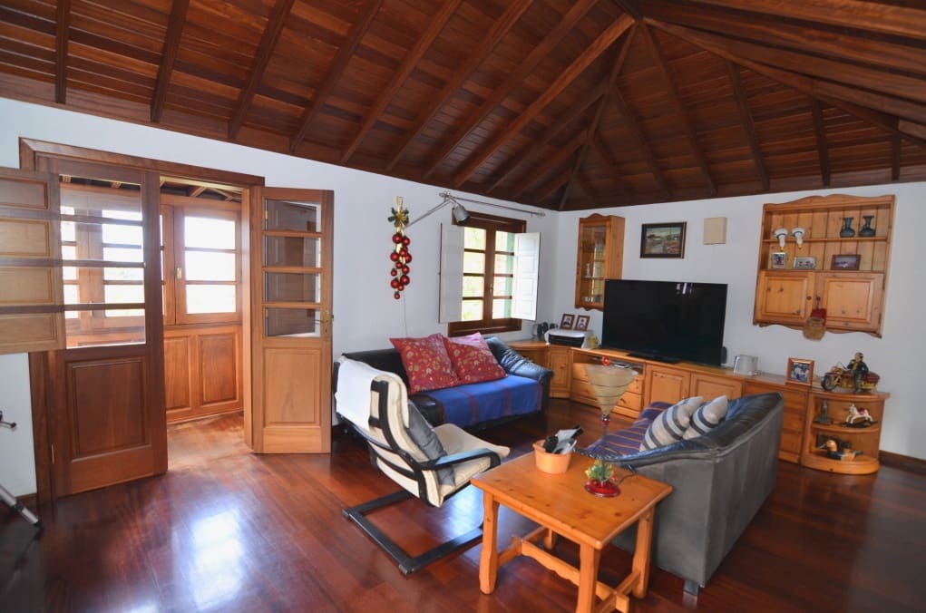 5 bedroom Villa for sale in Buenavista del Norte with pool - € 1,940,000 (Ref: 9133702)