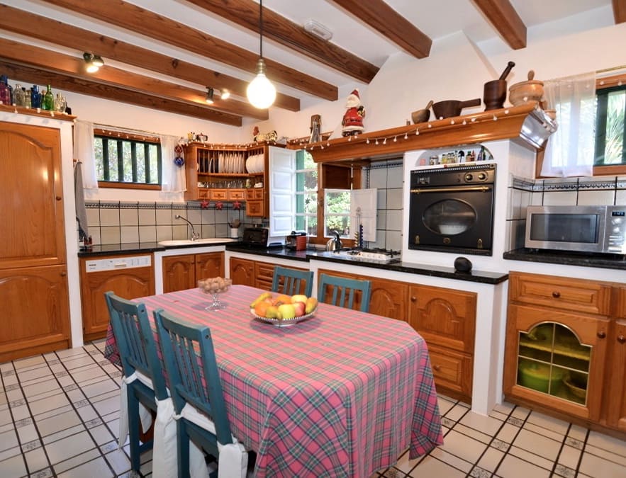 5 bedroom Villa for sale in Buenavista del Norte with pool - € 1,940,000 (Ref: 9133702)