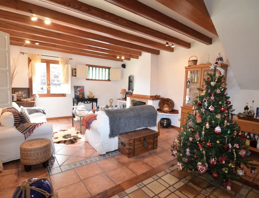 5 bedroom Villa for sale in Buenavista del Norte with pool - € 1,940,000 (Ref: 9133702)