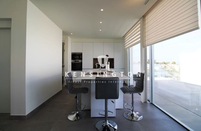 4 soverom Villa til salgs i Casco Urbano, Adeje med svømmebasseng garasje - € 1 490 000 (Ref: 9133704)