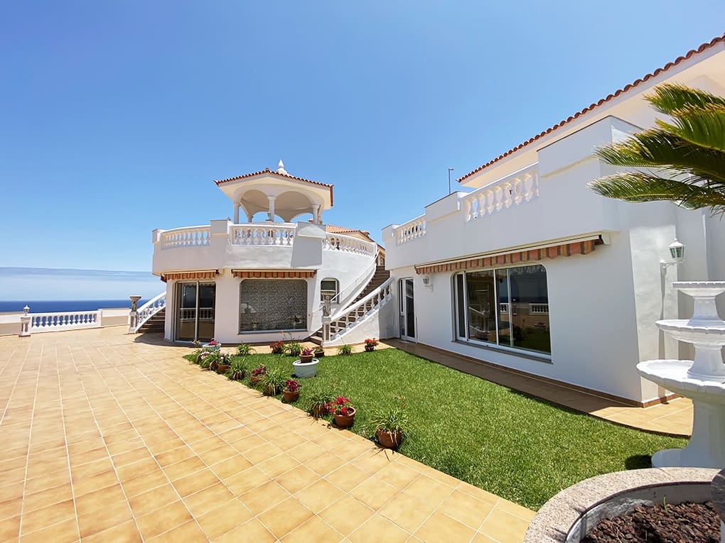 3 soverom Villa til salgs i Los Realejos med svømmebasseng garasje - € 2 500 000 (Ref: 9133788)