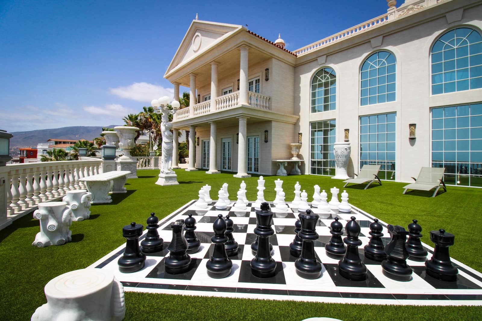 5 Zimmer Villa zu verkaufen in Costa Adeje mit Pool - 7.500.000 € (Ref: 9135582)