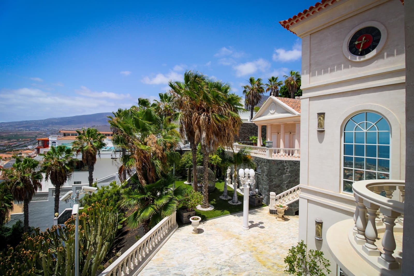 5 Zimmer Villa zu verkaufen in Costa Adeje mit Pool - 7.500.000 € (Ref: 9135582)