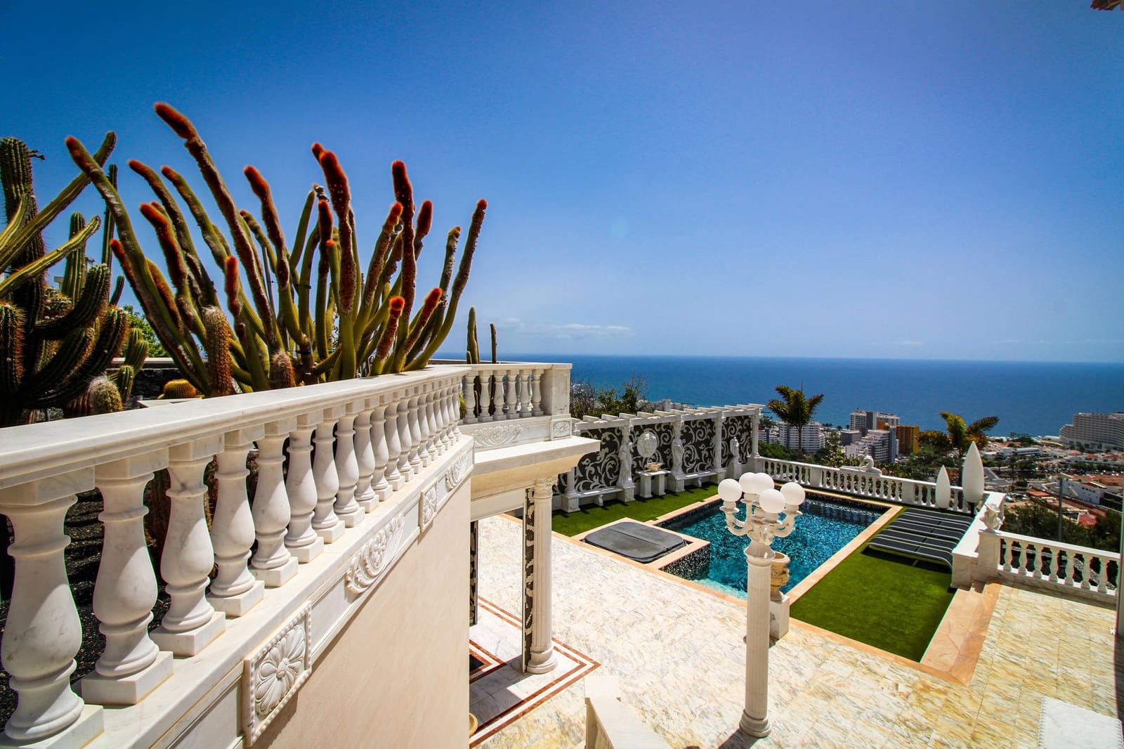 5 Zimmer Villa zu verkaufen in Costa Adeje mit Pool - 7.500.000 € (Ref: 9135582)