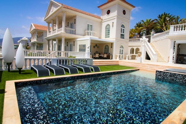 5 soveværelse Villa til salg i La Caldera, Adeje med swimmingpool - € 7.500.000 (Ref: 9135582)