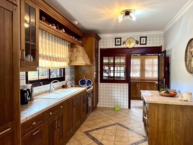 3 Zimmer Villa zu verkaufen in Santiago del Teide mit Pool - 1.200.000 € (Ref: 9136118)