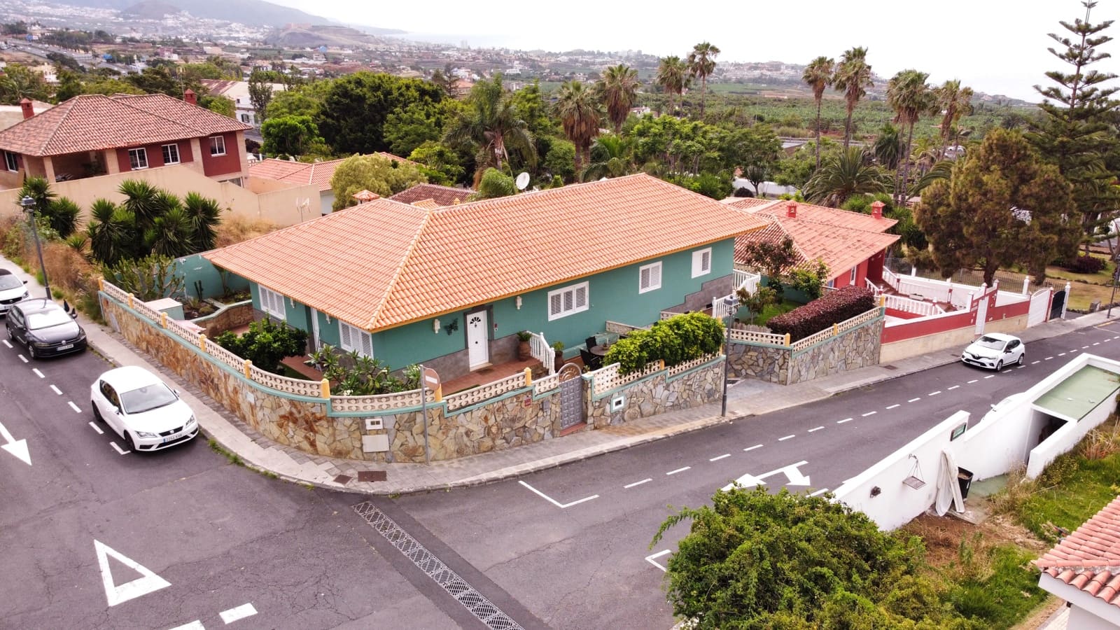 3 soveværelse Villa til salg i La Orotava med garage - € 570.000 (Ref: 9142409)