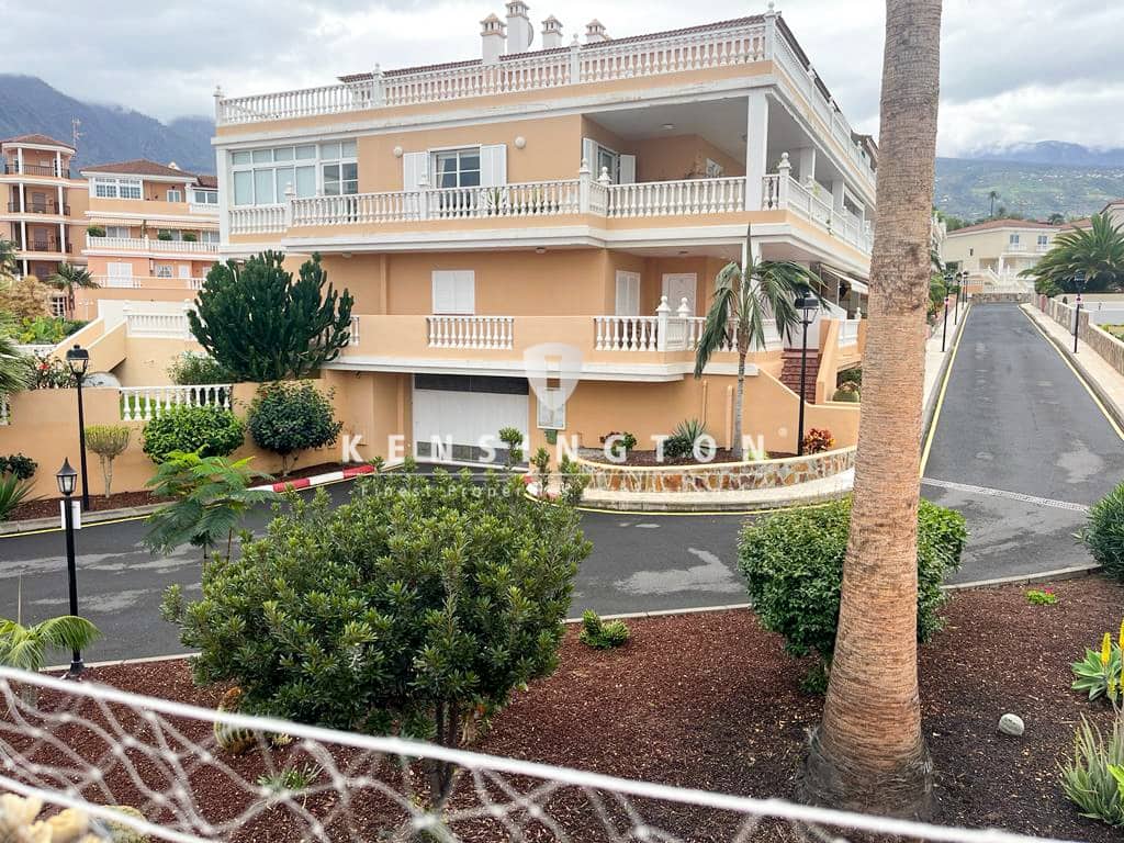 2 soverom Leilighet til salgs i Puerto de la Cruz med garasje - € 859 500 (Ref: 9148022)