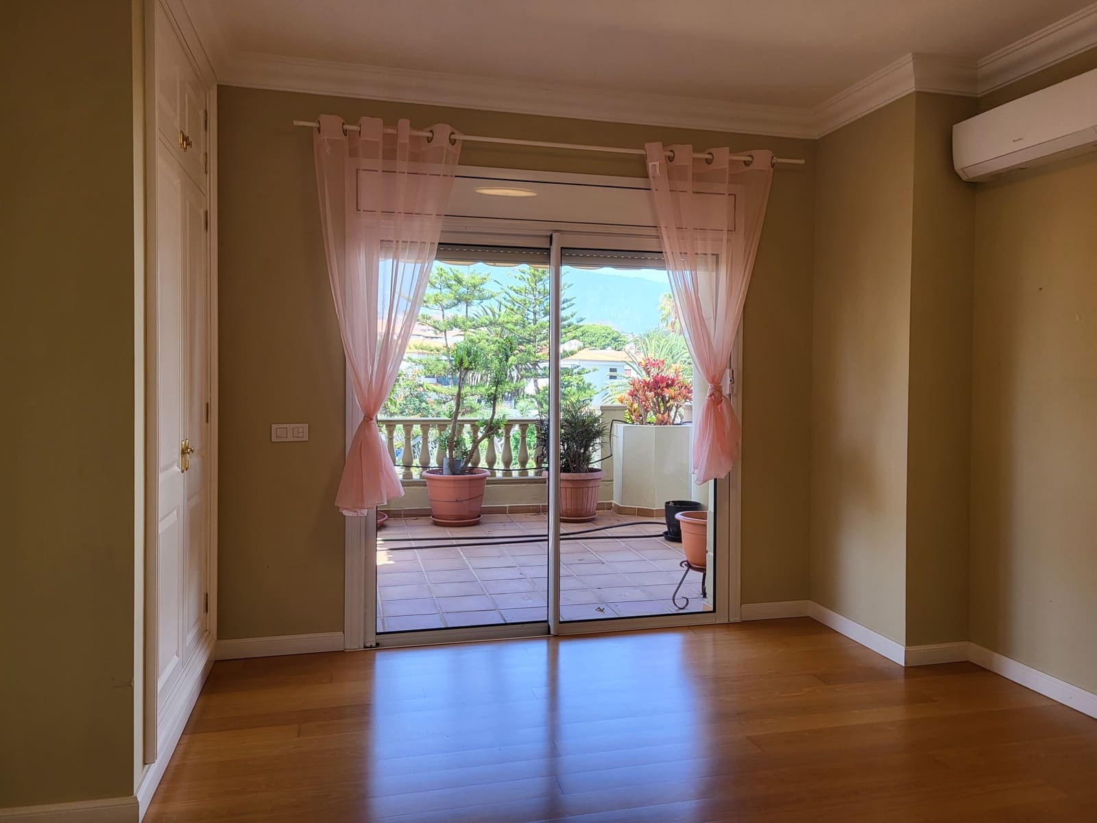 4 makuuhuone Huoneisto vuokrattavana paikassa Puerto de la Cruz mukana 
autotalli - 3 000 € (Ref: 9158639)