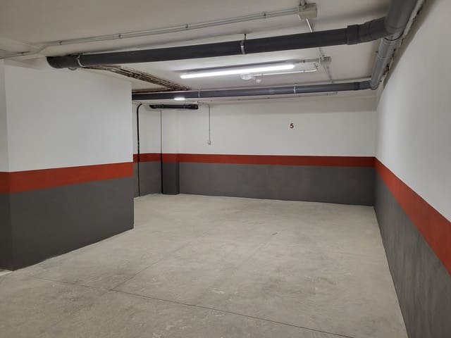 Autotalli myytävänä paikassa San Cristóbal de La Laguna - 75 000 € (Ref: 9283085)