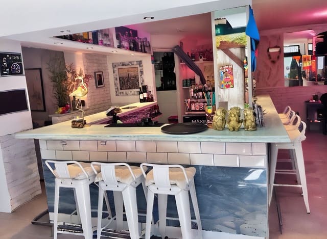 Commerciale in vendita in Puerto de la Cruz - 180.000 € (Rif: 9289421)