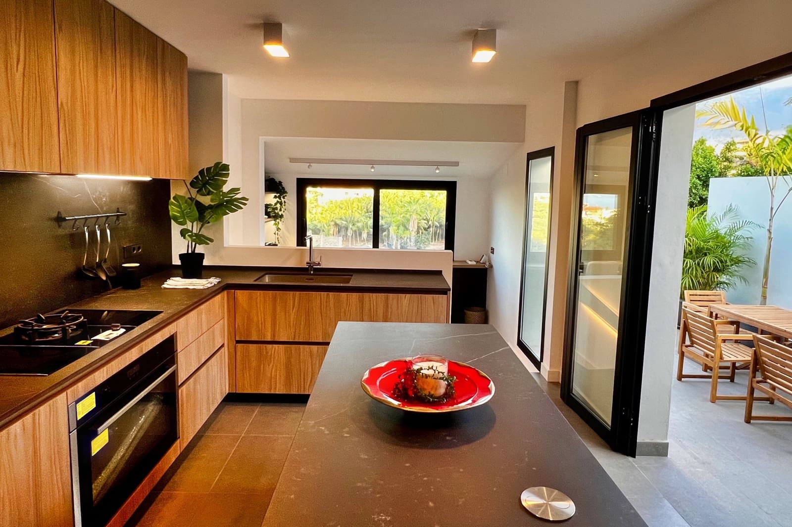 4 Zimmer Villa zu verkaufen in Puerto de la Cruz - 995.000 € (Ref: 9374567)